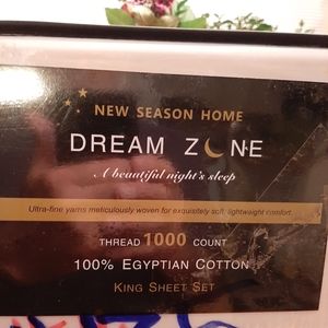 Bedding sheets set